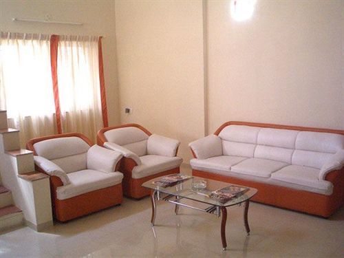 פונה Compact Homes מראה חיצוני תמונה